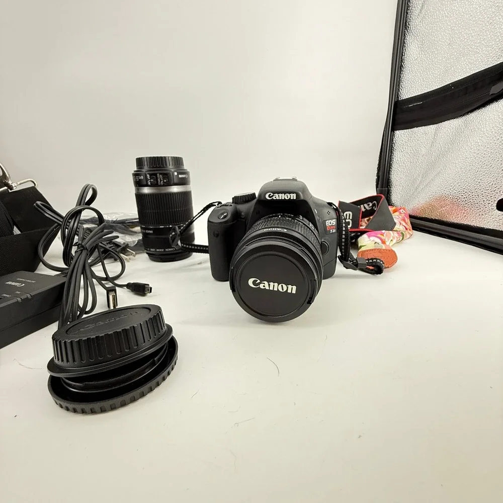 Canon SLR‎ EOS Rebel T2i Extra 55-250mm 58mm Lens Case Charger Chords 2 straps